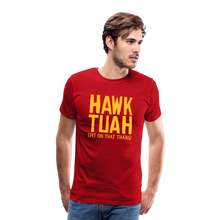 Laden Sie das Bild in den Galerie-Viewer, Männer Premium T-Shirt - Hawk Tuah - Rot